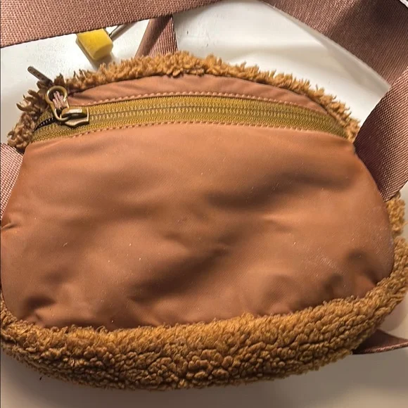 Lululemon Athletica Brown Crossbody Bag with Sherpa Texture - Picture 4 of 4